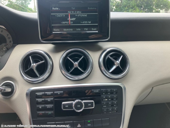 Mercedes-Benz A 200 1.6 TURBO URBAN 2014/2015